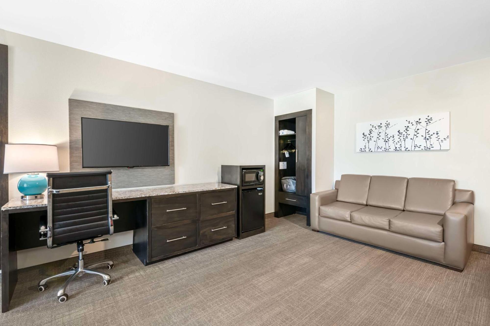 Magnolia Pointe; BW Signature Collection Fruitville Exterior photo