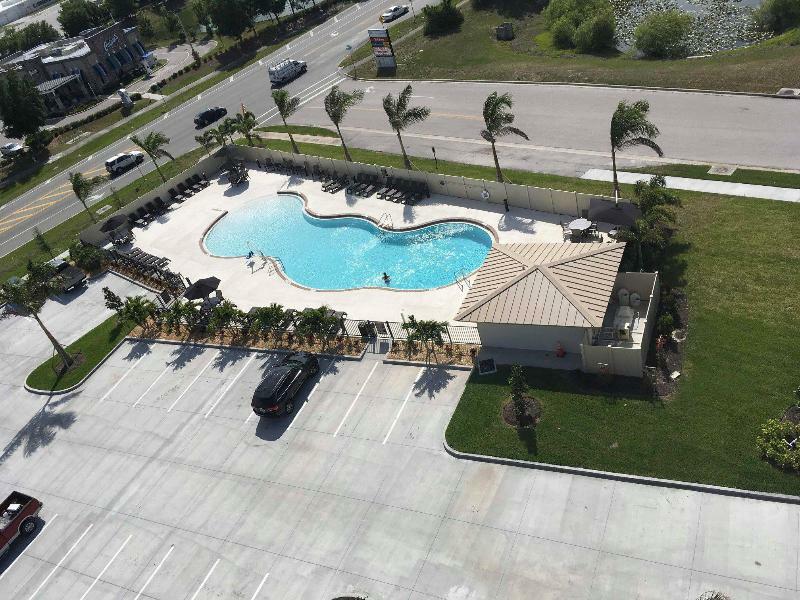 Magnolia Pointe; BW Signature Collection Fruitville Exterior photo